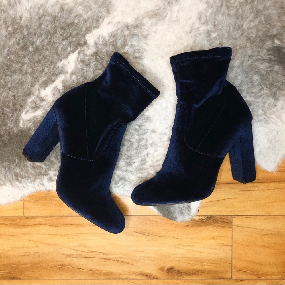 Steve Madden Edit Blue Velvet Booties